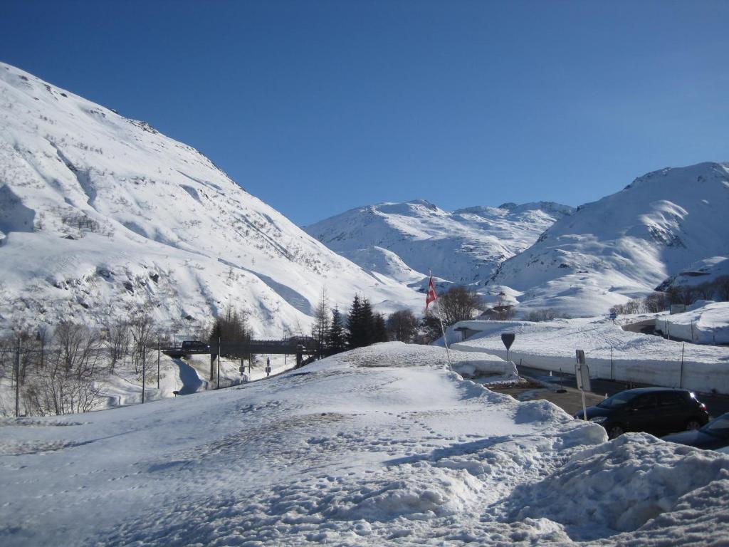 Hotel Des Alpes Realp Экстерьер фото